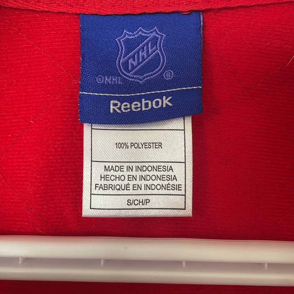 Calgary flames jacket - Picture 5 of 5